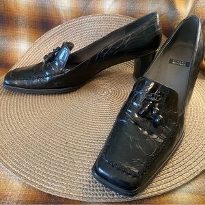 Stuart Weitzman Black Patent Tortoise Pump with Beaded Tassels 8.5N